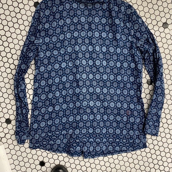 Izod top size small (no tag) - Picture 5 of 5